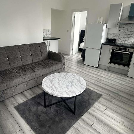 Luton Town Centre Apartment エクステリア 写真